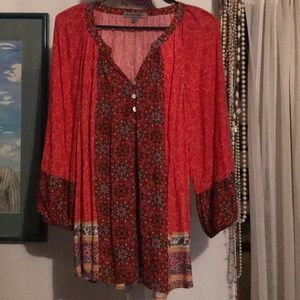 Fun fall shirt. Loose fitting. Great fall colors!